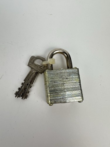 Vintage old master lock no - old,